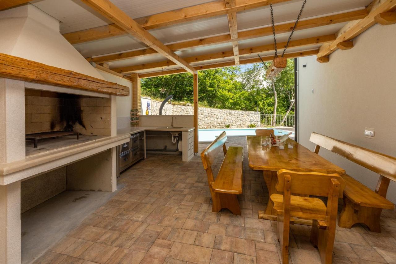 Villa Antani With Heated Pool, Sauna & Jacuzzi Crikvenica Luaran gambar