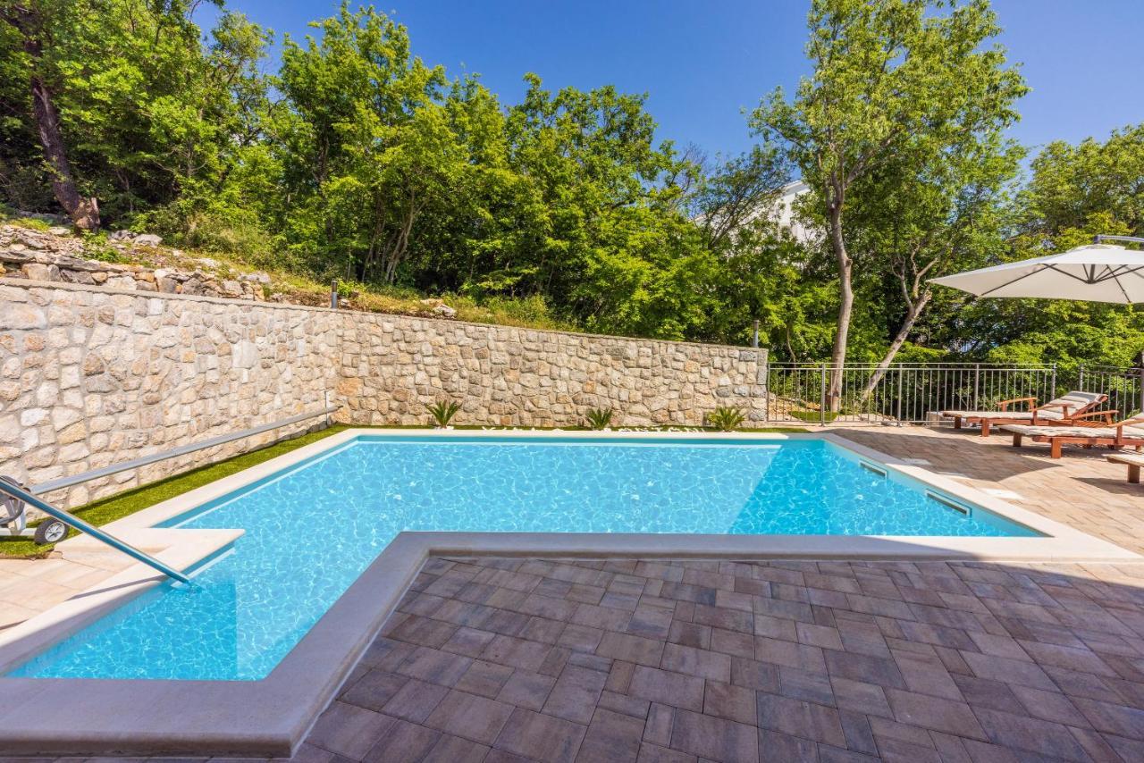 Villa Antani With Heated Pool, Sauna & Jacuzzi Crikvenica Luaran gambar
